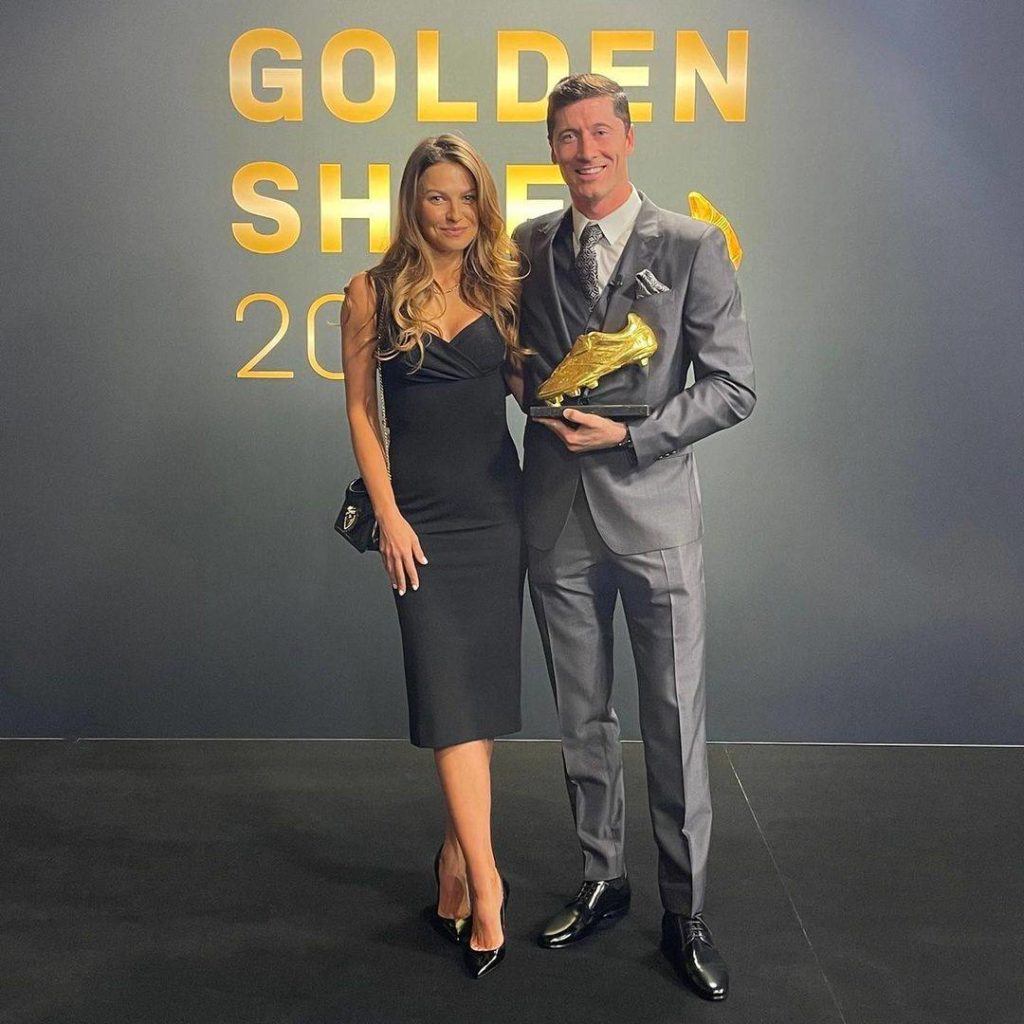 Bayern Munich striker Robert Lewandowski
receives his first ever golden boot