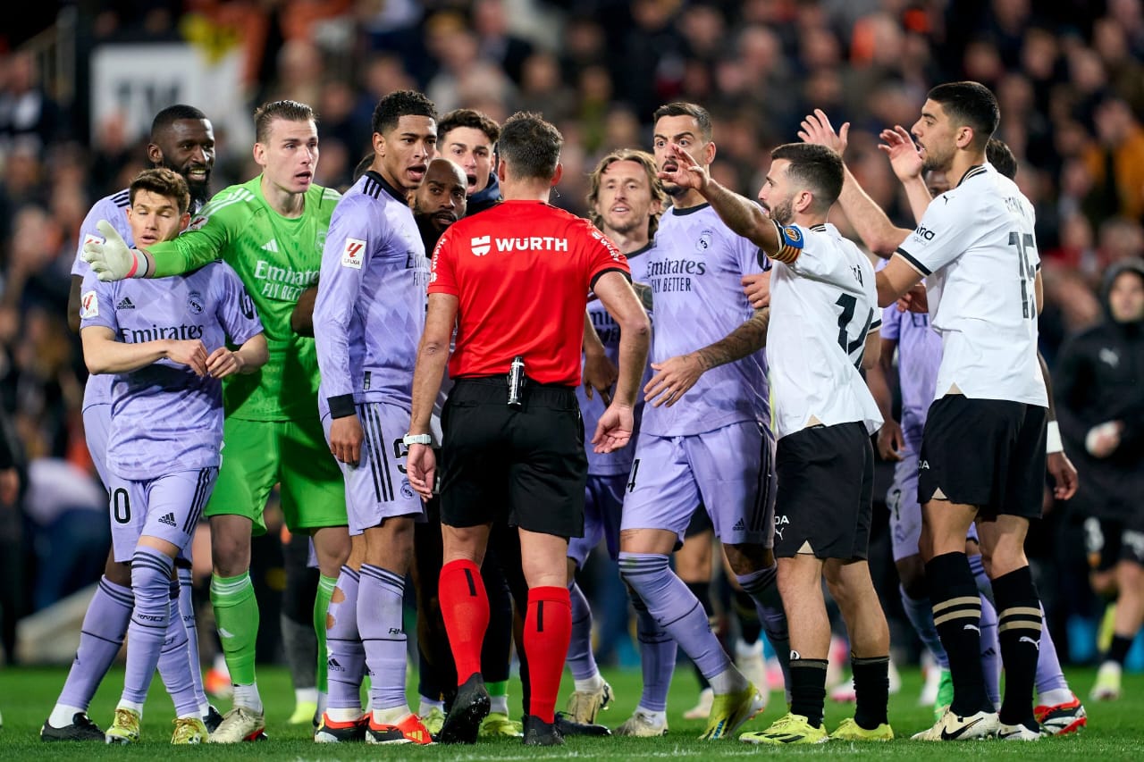 You are currently viewing Valencia 2-2 Real Madrid (La Liga)