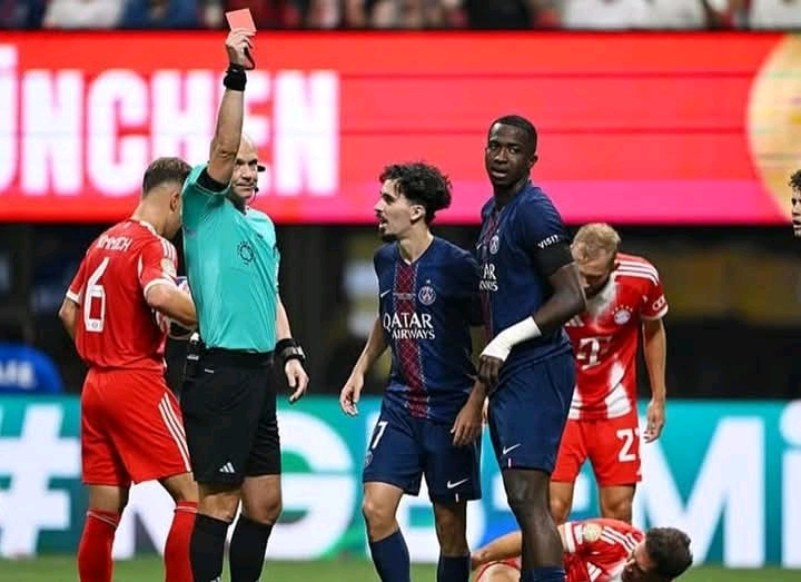 PSG 2-0 Bayern Munich (CWC). PSG received 2 red cards